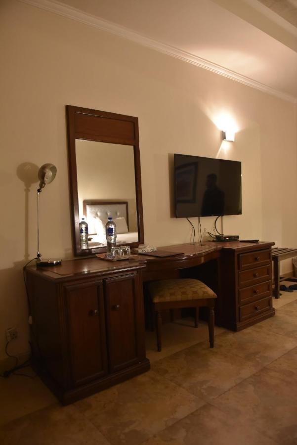 Shalimar Tower Hotel Lahore Exterior foto